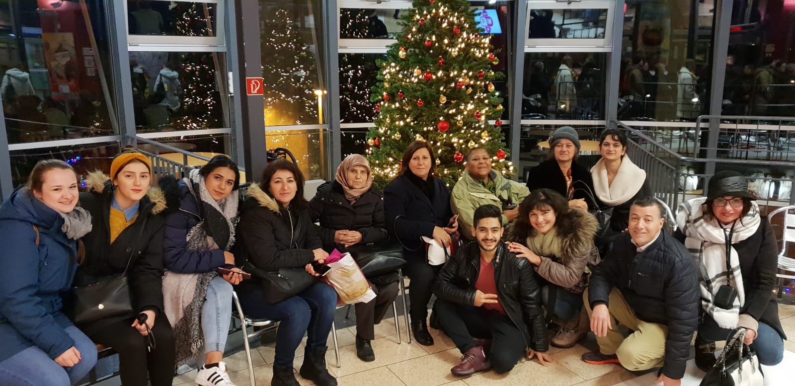 Fr.gr. am Weihn.baum 12-2018 Fr.gr. am Weihn.baum 12-2018